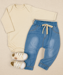 Kit 3 Peças Bebê Estilo Urbano Com Body, Calça E Tênis