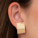 BRINCO DOURADO RETANGULAR FRISADO