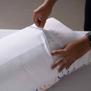 Fronha Capa para Travesseiro Grande Fofuxão Colorê 1 Peça 1,46m x 46cm 100% Poliéster Microfibra Com Zíper