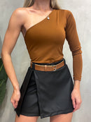 Shorts Saia Feminino em Courino com Fenda e Cinto Thuany Ref. 1485