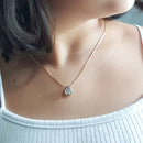 COLAR COM PINGENTE DE GOTA CRAVEJADO DE ZIRCÔNIA CRISTAL (40CM+5CM) BANHADO A OURO 18K