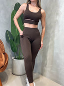 Conjunto Fitness em Poliamida Top com Recorte e Calça com Bolsos Larissa Ref. 1572