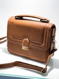 Bolsa Média Quadrada em Couro Sintético com Alça Ref. 1626