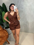 Conjunto em Alfaiataria Colete e Shorts com Cinto Kauane Ref. 1742