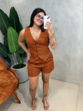 Conjunto em Alfaiataria Colete e Shorts com Cinto Kauane Ref. 1742