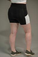 Short Feminino Meia Coxa com Bolso