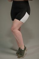 Short Feminino Meia Coxa com Bolso