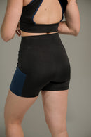 Short Feminino Meia Coxa com Bolso