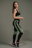 Calça Legging Feminina com Listras nas Coxas