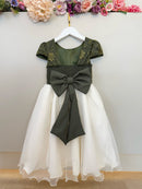 Vestido Infantil Verde Oliva Bordado Borboletas Dama Festa Luxo