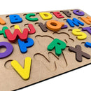Tabuleiro Alfabeto com Base e 26 Letras de Madeira e EVA