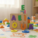 Tabuleiro Vogais com Base e 5 Letras de Madeira e EVA