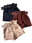 Shorts em Alfaiataria com Cinto de Ilhós com Strass Ref.1750
