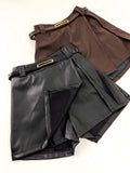 Shorts Saia Feminino em Courino com Fenda e Cinto Thuany Ref. 1485
