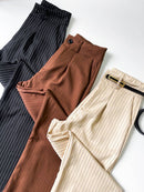 Calça em Alfaiataria Pantalona Risca de Giz Ref. 1970